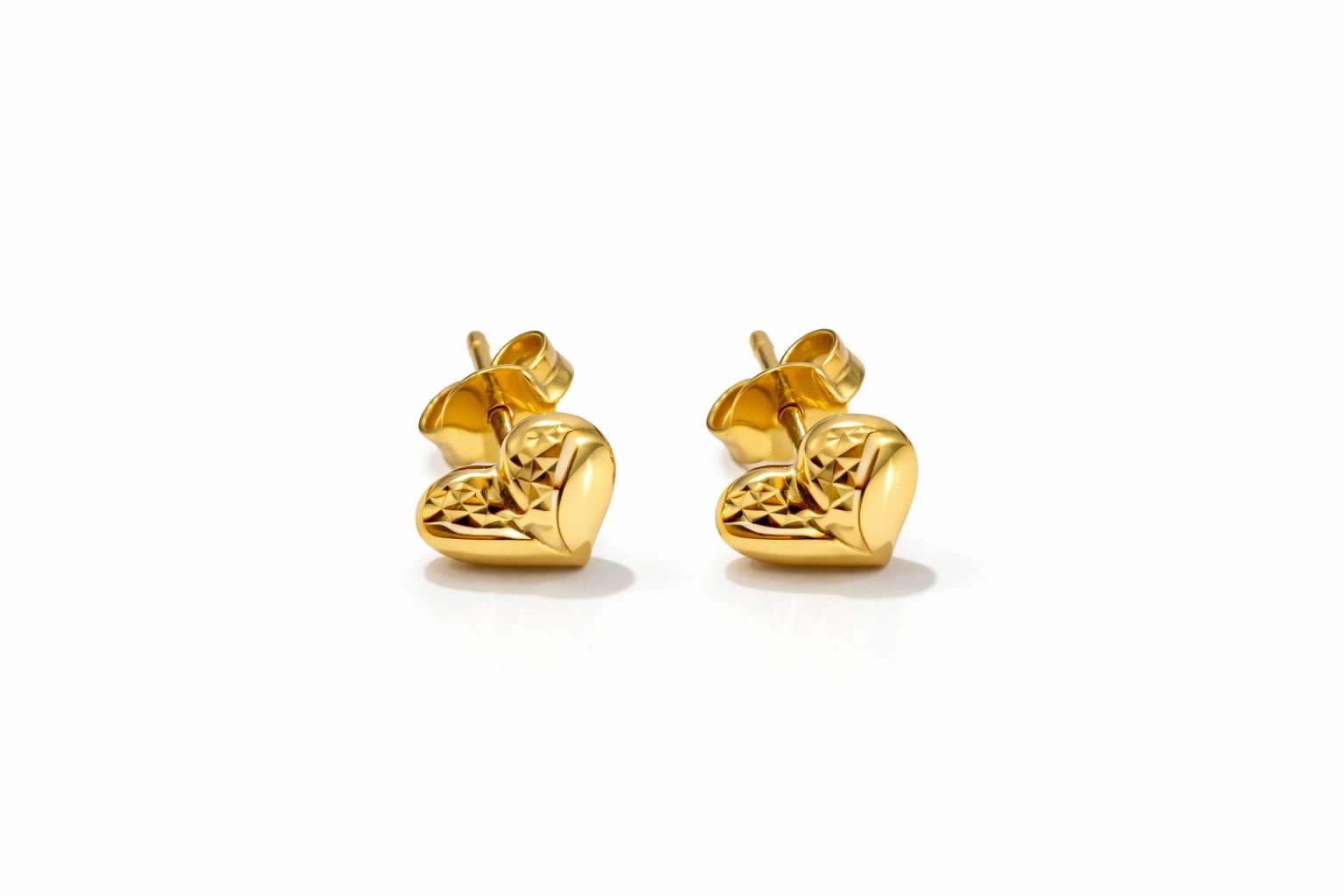 Boucles d’oreilles cœurs d’or 18k, 1.29g