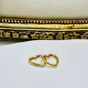 Boucles Huggies d’or 18k, cœurs petit format. 1.97g