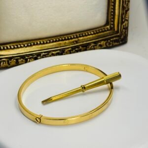 Bracelet rigide d’or 18k love, taille 21, 7.15g