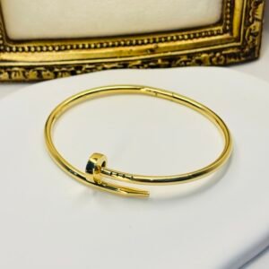 Bracelet clou d’or 18k taille 16, 8.89g