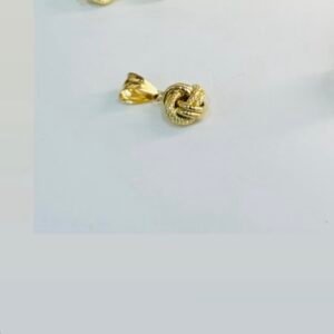 Petit pendentif noeud en or 18k