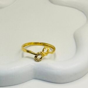 Bague ruban d’or 18k, taille 7.5, 1.65g