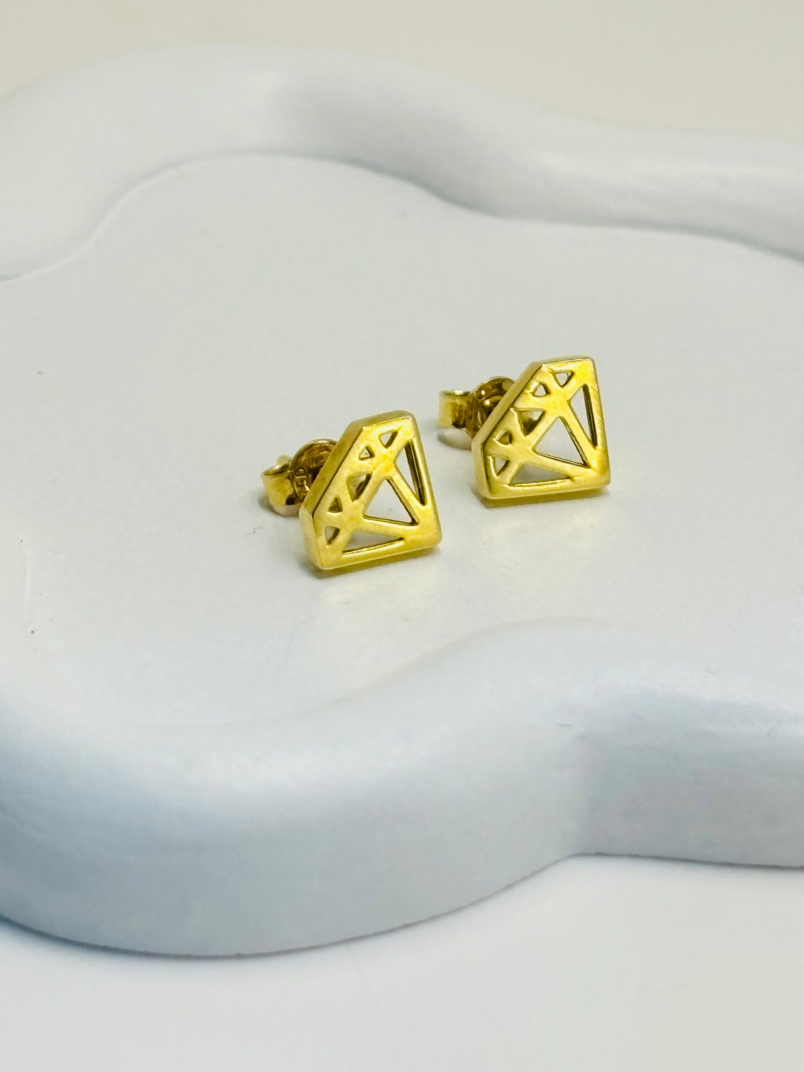 Boucles d’oreilles d’or 18k, forme de diamants 1.92g - Image 2