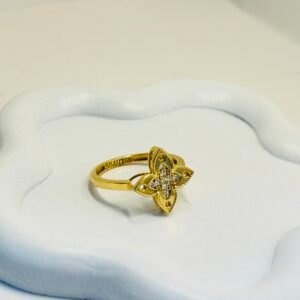 Bague fleur d’or 18k taille 7, 2.70g