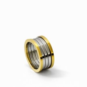 Bague deux tons d’or 18k, taille 8, 7.36g