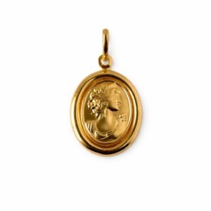 Pendentif camée d’or 18k, 2.48g, format moyen (20mmX18mm)