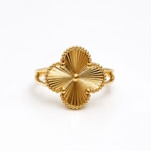 Bague trèfle d’or 18k, taille 7, 2.08g